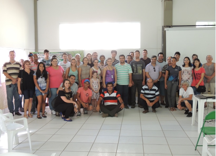 ALUNOS DO CURSO DE DESENHO DE CONSTRUÇÃO CIVIL REALIZAM VISITA TÉCNICA