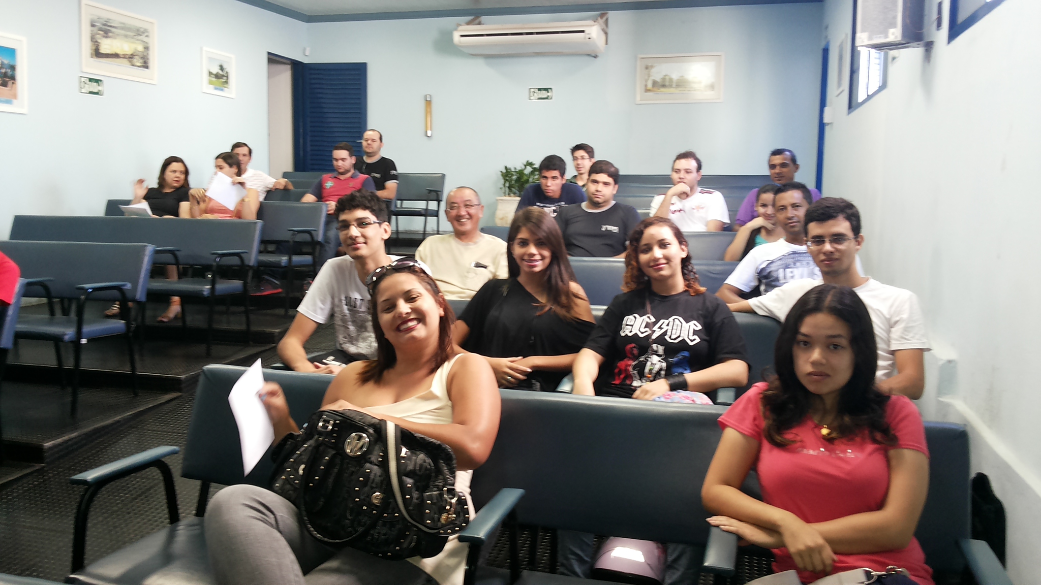 ALUNOS E PROFESSORES DOS CURSOS DE INFORMÁTICA PARTICIPAM DE VISITA TÉCNICA