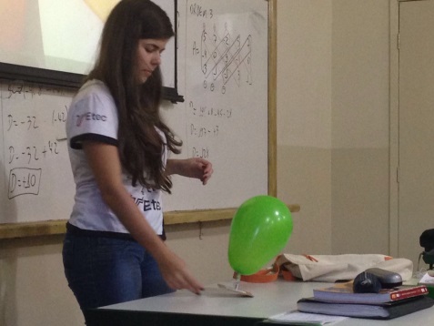 Alunos dos 3° Ano do Ensino Médio transformam teoria em prática