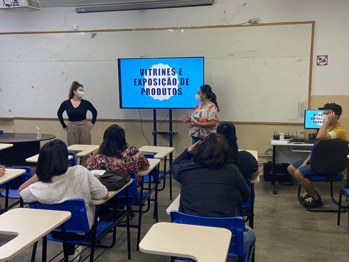 Palestra Multidisciplinar para alunos dos cursos t�cnicos em Marketing e Design de Interiores